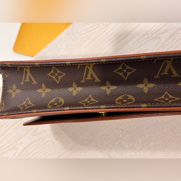 Louis Vuitton Monogram Pochette Dame - Picture 4 of 15